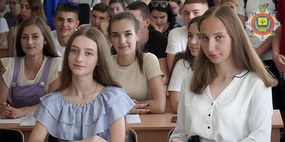 Фото 3 - Абітурієнти Донецького державного університету внутрішніх справ 2021 року