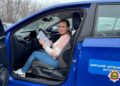 Крок до незалежності: випускниця безбар’єрної автошколи ДонДУВС Юлія Верещак отримала посвідчення водія